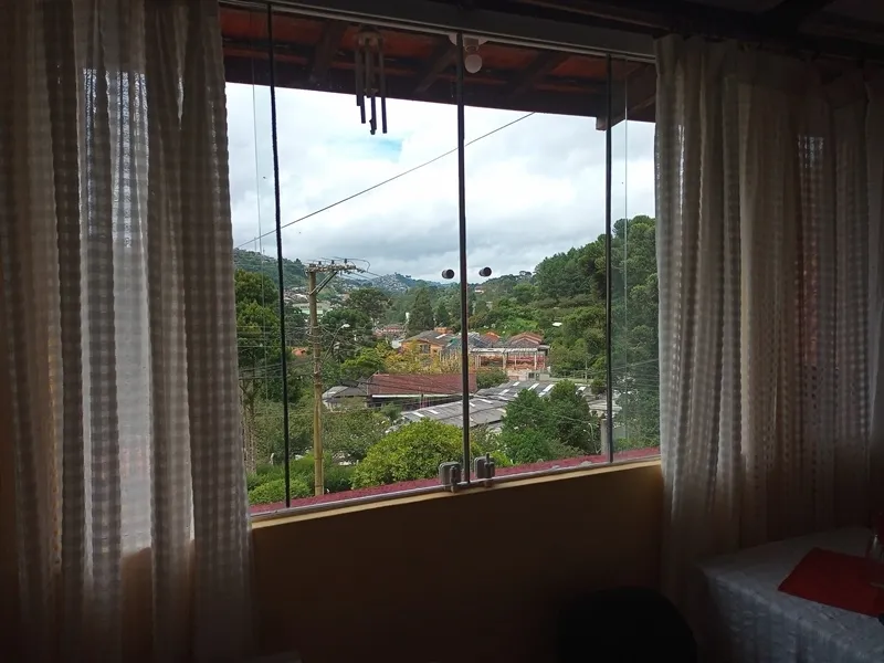 Casa da Dine Campos do Jordao pousada barata area externa 2