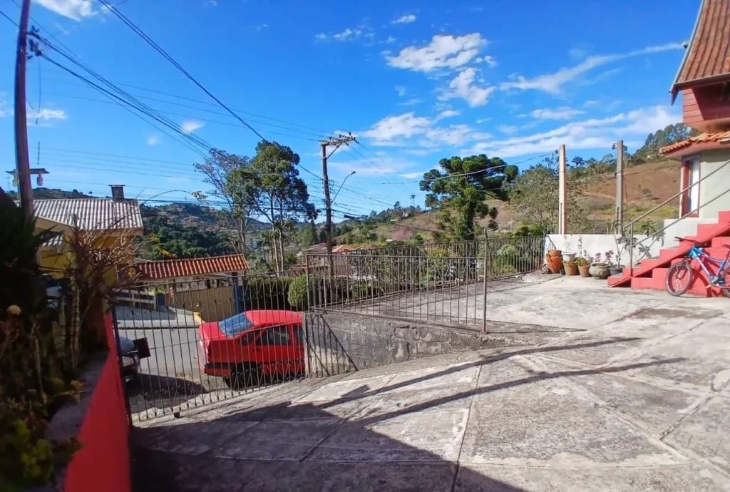 Casa da Dine Campos do Jordao pousada barata area externa 39
