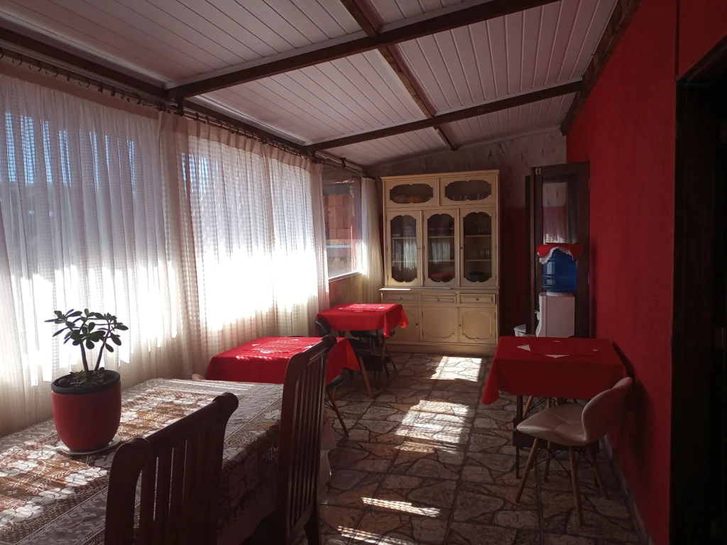 Casa da Dine Campos do Jordao pousada barata area externa 8