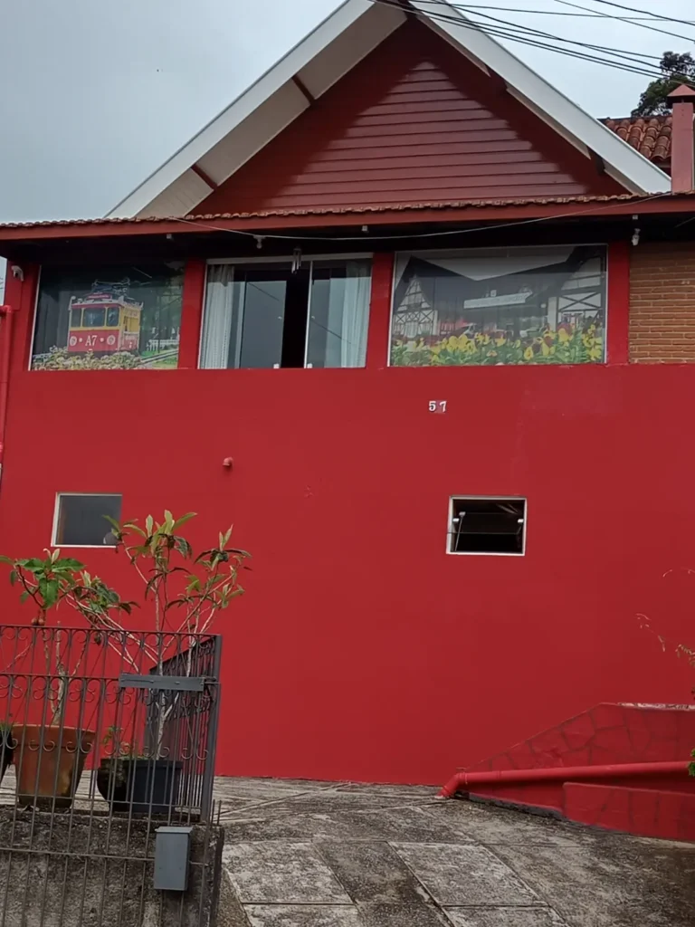 Casa da Dine | Pousada Aconchegante perto do Parque das Cerejeiras 3 Fachada da pousada